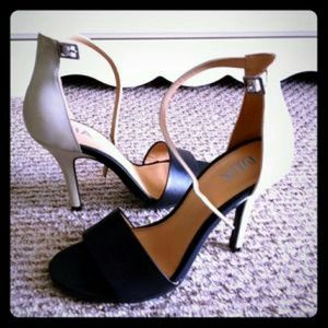 New Mia Jeana Ankle Strap Sandals 3" Heel.